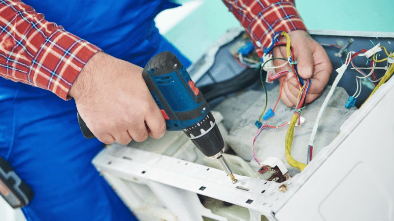 Turgutlu Uğur Uğur çamaşır makinesi kart tamiri – Su almama arızası orijinal parça ile giderildi. - Teknik servis örneği